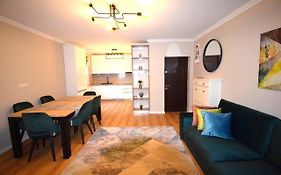Luxury Apartment Central